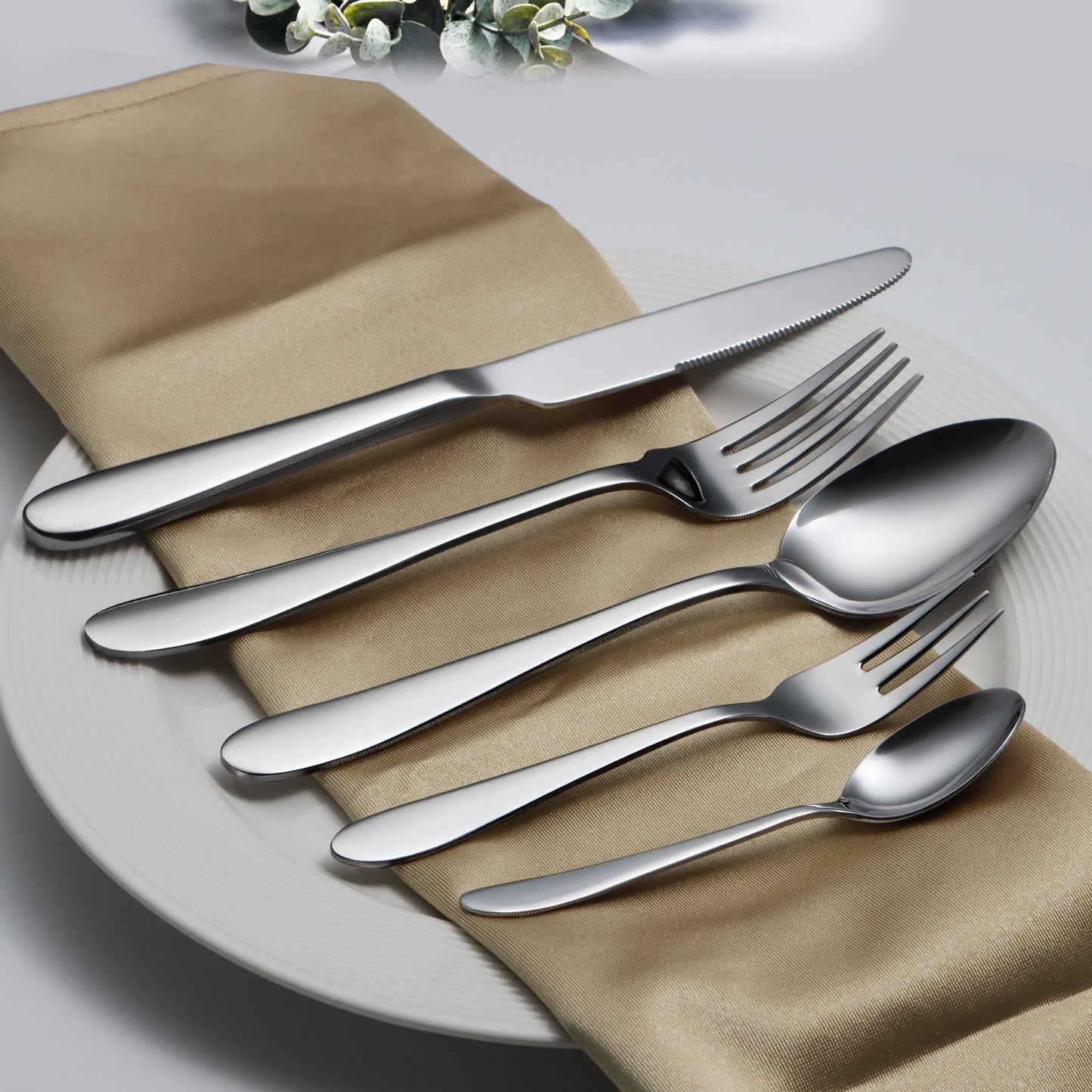 KH2000 Mirror-Finish Flatware Set